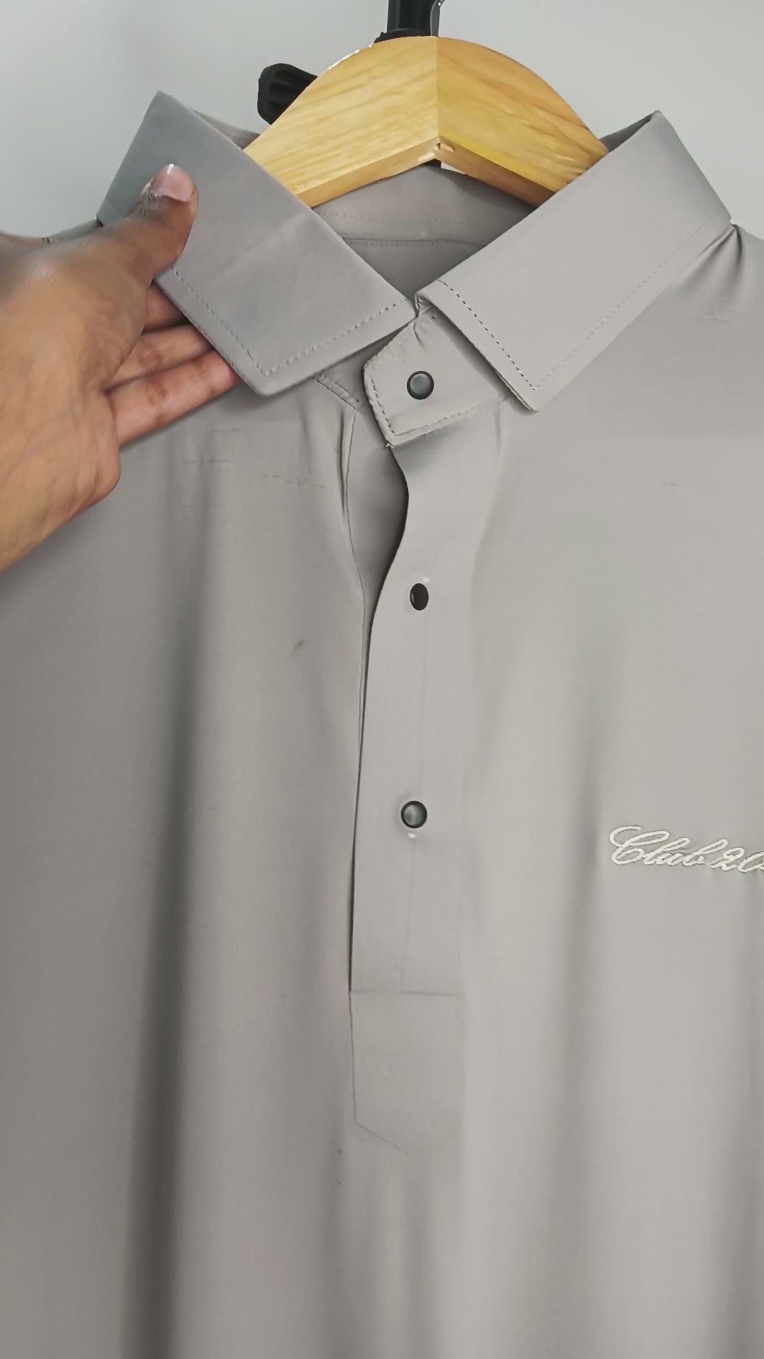 Discover the Vision Shirt Tee's semi-spread collar, 4-way stretch fabric, and moisture-wicking technology for unmatched versatility in every setting.